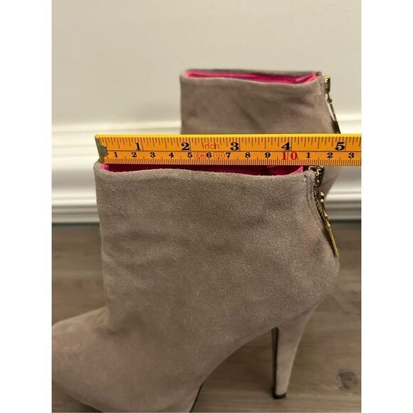 Betsy Johnson Thanee Booties Platform Taupe Suede 6.5M - Picture 8 of 13